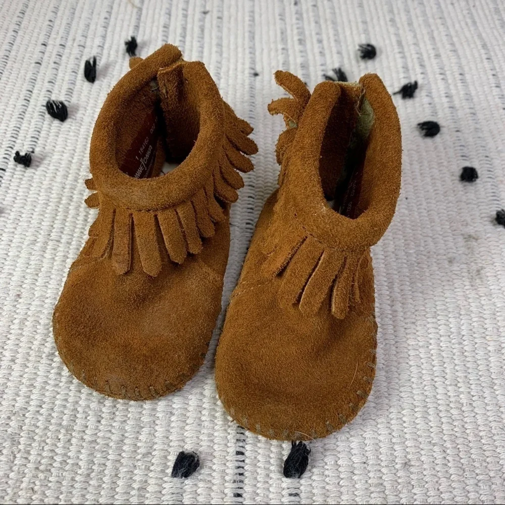 Baby Minnetonka Leather Fringe Bootie Size 1 - Picture 2 of 8
